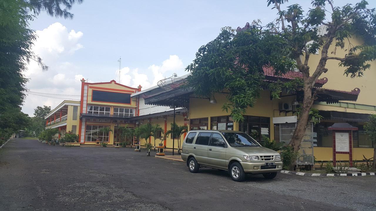 Sinar Bintang Hotel Padangan (East Java) Exterior photo